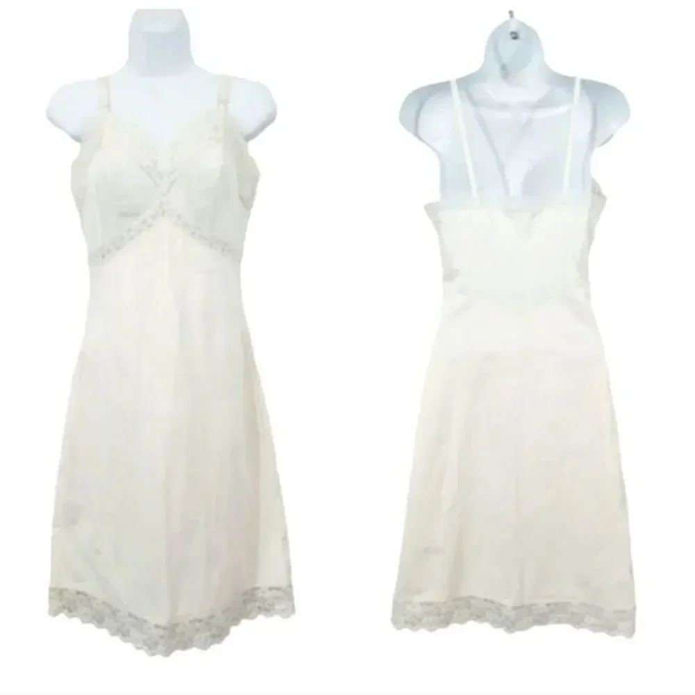 Vintage 60's Penneys Gaymode Ivory Woven Satin and Lace Slip Size 34 Avg/Small - Picture 2 of 11